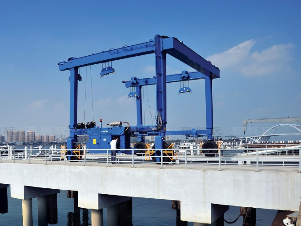 游艇吊的吊裝保險：游艇吊裝是否需要保險以及如何選擇保險？